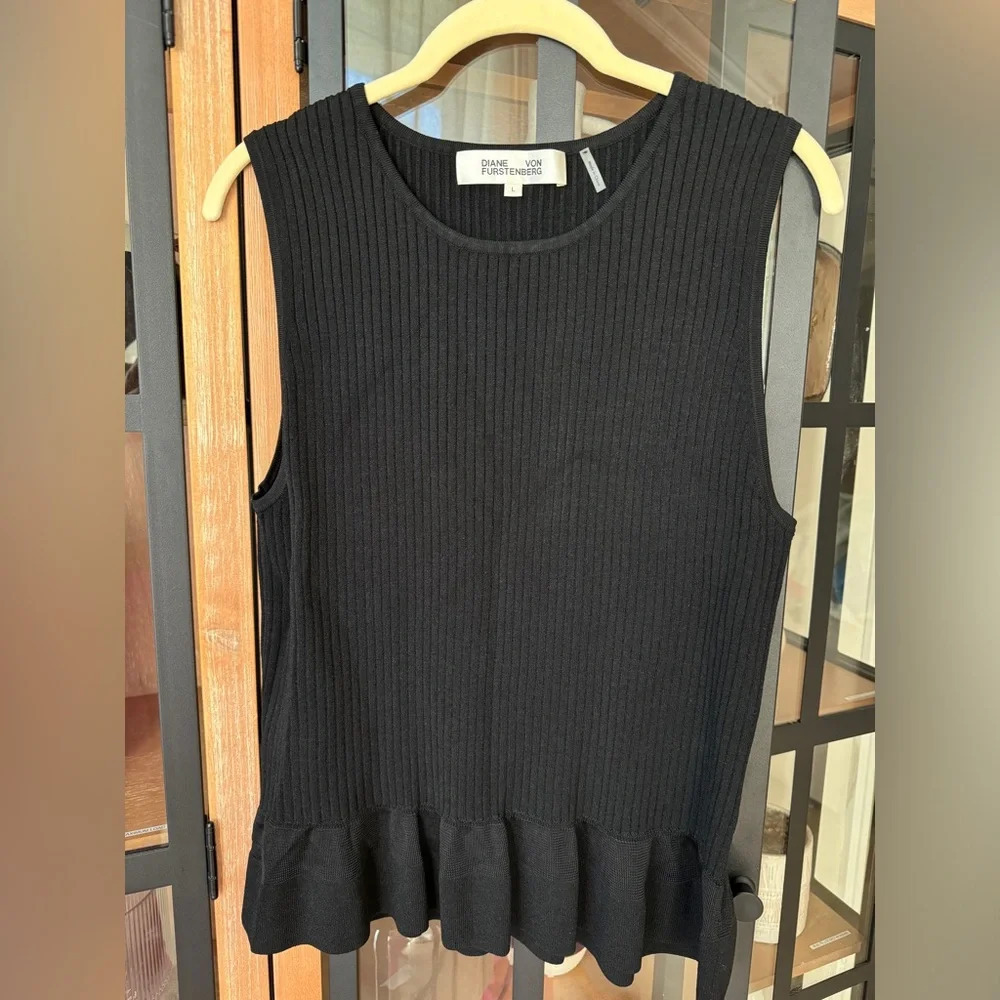 Diane Von Furstenberg blouse tank top ruffles ribbed sweater knit sleeveless